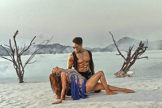 ‘বাঘি’ সিনেমার দৃশ্যে টাইগার শ্রফ ও শ্রদ্ধা কাপুর। ছবি: ইনস্টাগ্রাম