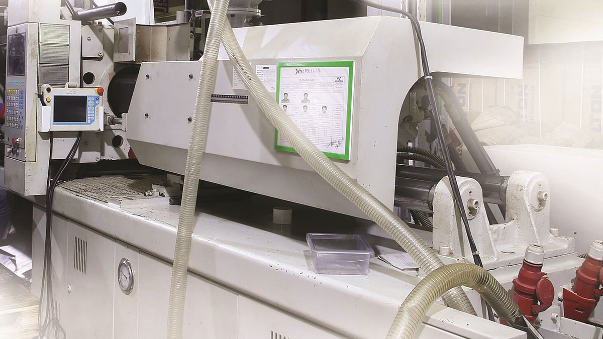 মোবাইলের যন্ত্রাংশ তৈরি। ছবি: ওয়ালটনের সৌজন্যে