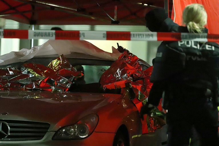 জার্মানিতে বন্দুকধারীর হামলায় ৮ জনের বেশি নিহত হয়েছেন। ছবি: এএফপি