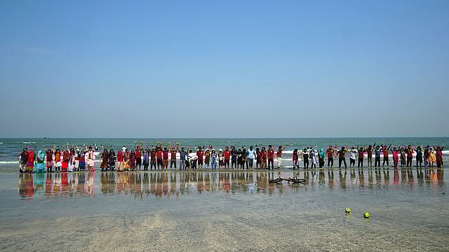 সেন্ট মার্টিনে ফার্মা পাখিদের উচ্ছ্বাসের হাট বসেছিল এ মাসের প্রথম সপ্তাহে। ছবি: সংগৃহীত
