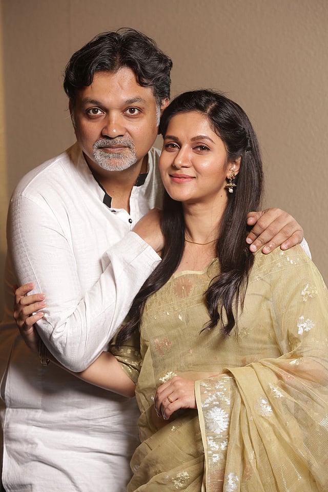 মিথিলা ও সৃজিত। ছবি: প্রথম আলো