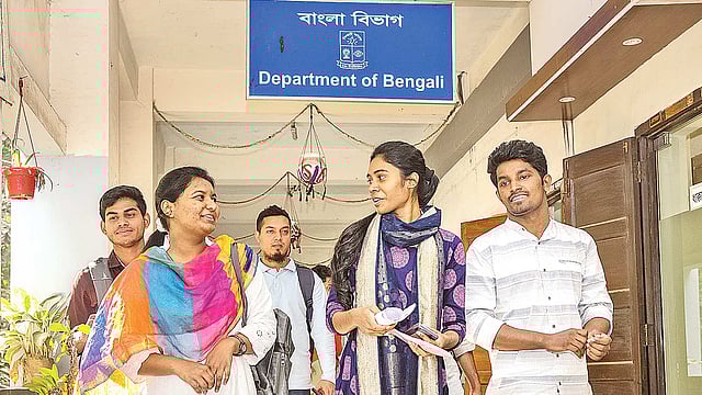 মানুষ হয়ে ওঠার পেছনে সাহিত্য গুরুত্বপূর্ণ ভূমিকা পালন করে