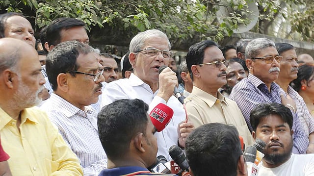 জিয়া চ্যারিটেবল ট্রাস্ট দুর্নীতি মামলায় বিএনপি চেয়ারপারসন খালেদা জিয়ার জামিন আবেদনের শুনানি প্রসঙ্গে কথা বলেন মির্জা ফখরুল। ছবি: আবদুস সালাম