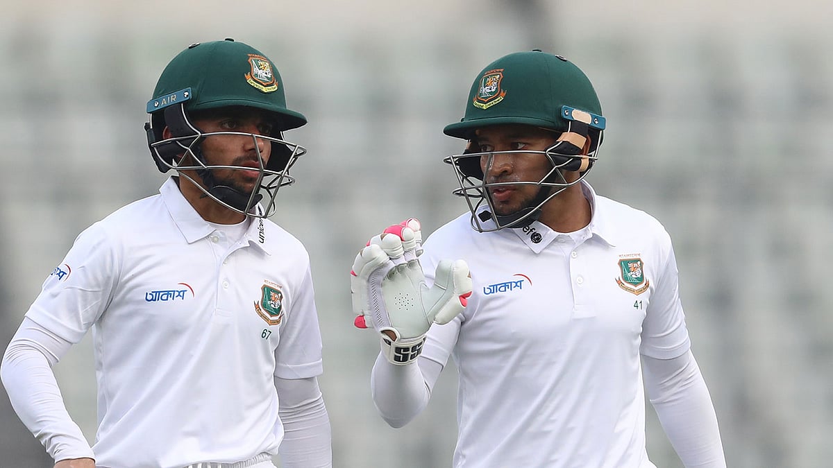 ঢাকা টেস্টের তৃতীয় দিনে মাঠে নামবে বাংলাদেশ। ছবি: প্রথম আলো