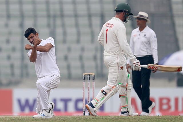 টেলরকে ফেরানোর পর নাঈমের উল্লাস। ছবি: প্রথম আলো