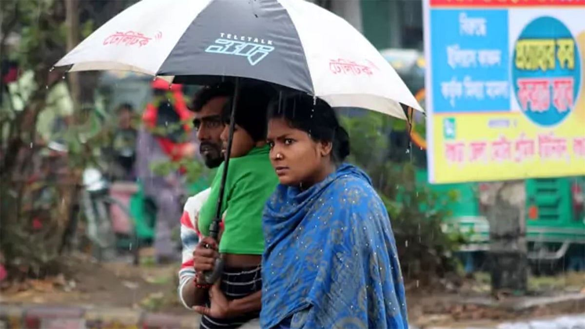 সোমবার দেশের কোথাও কোথাও বৃষ্টি হয়। ছবি: প্রথম আলো