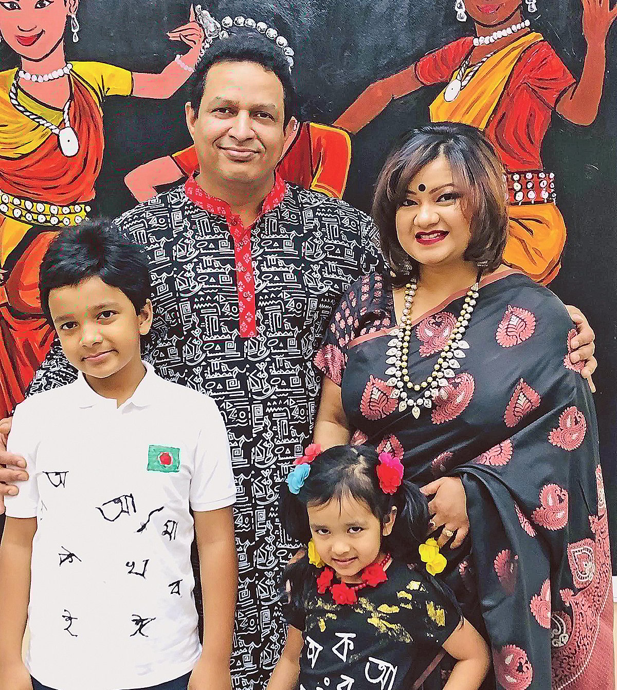 পরিবারের সঙ্গে রাগিব হাসান