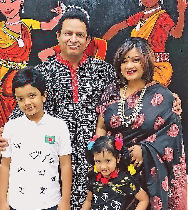 পরিবারের সঙ্গে রাগিব হাসান