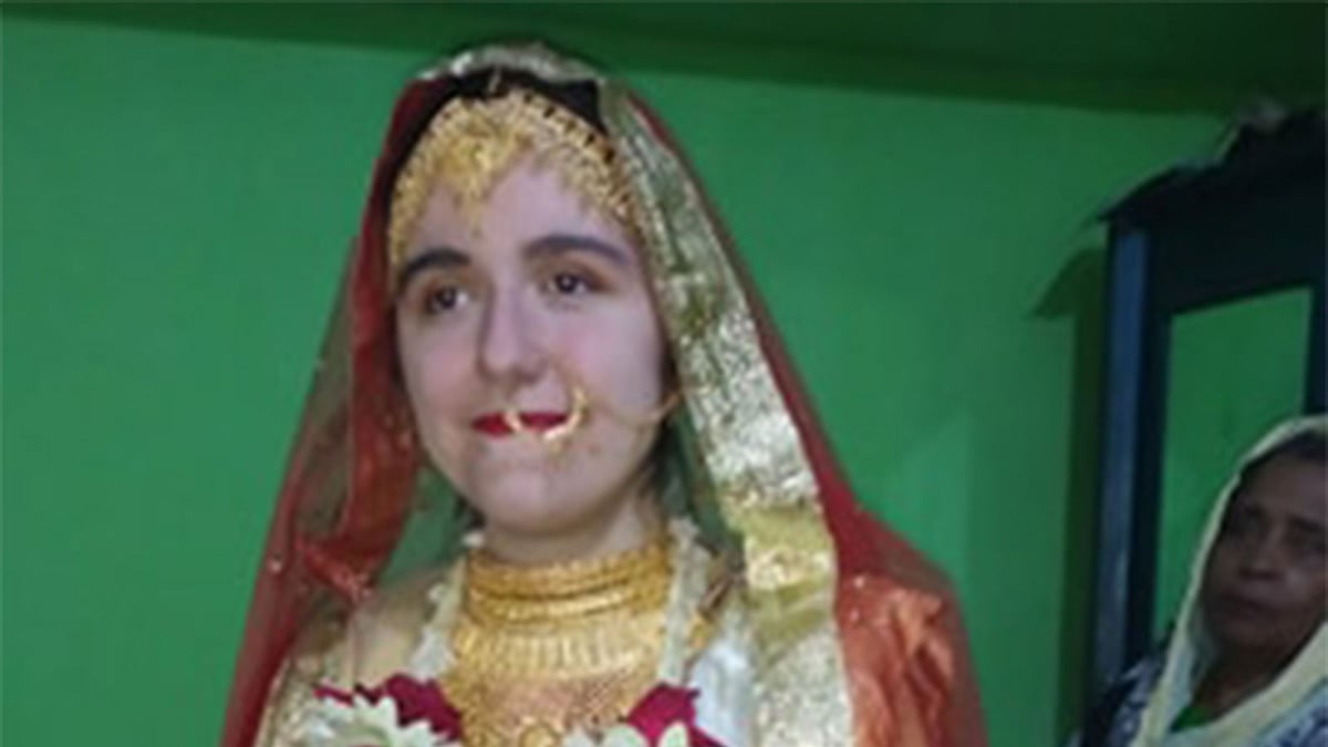 প্রেমের টানে বাংলাদেশে ইতালি তরুণী। ছবি: সংগৃহীত