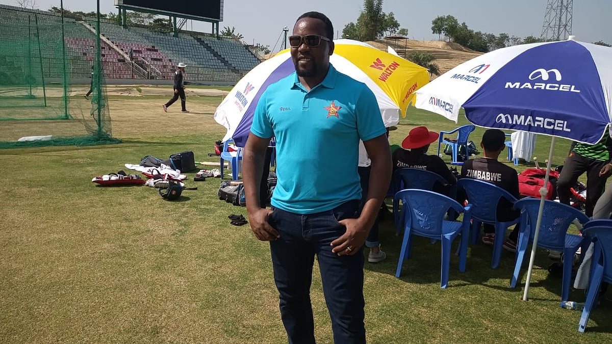 ক্রিকেট উন্নতিতে বাংলাদেশকেই অনুসরণ করতে চান হ্যামিল্টন মাসাকাদজা। ছবি: প্রথম আলো