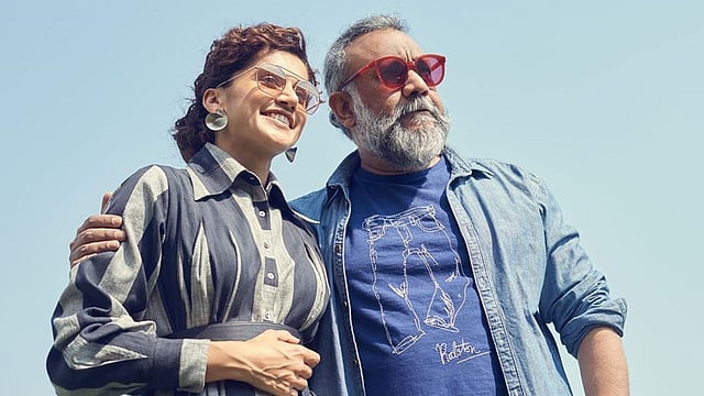 পরিচালক অনুভব সিনহার সঙ্গে তাপসী। ছবি: ইনস্টাগ্রাম