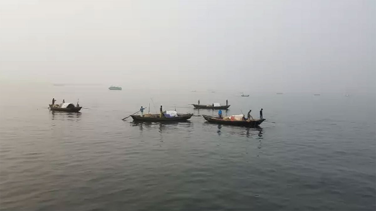 কেউ নিষেধাজ্ঞা অমান্য করলে মৎস্য আইন অনুযায়ী শাস্তি পাবেন। প্রথম আলো ফাইল ছবি