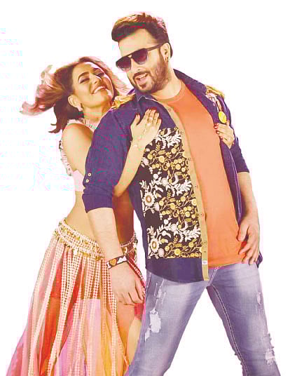 শাহেনশাহ ছবিতে নুসরাত ফারিয়া ও শাকিব খান