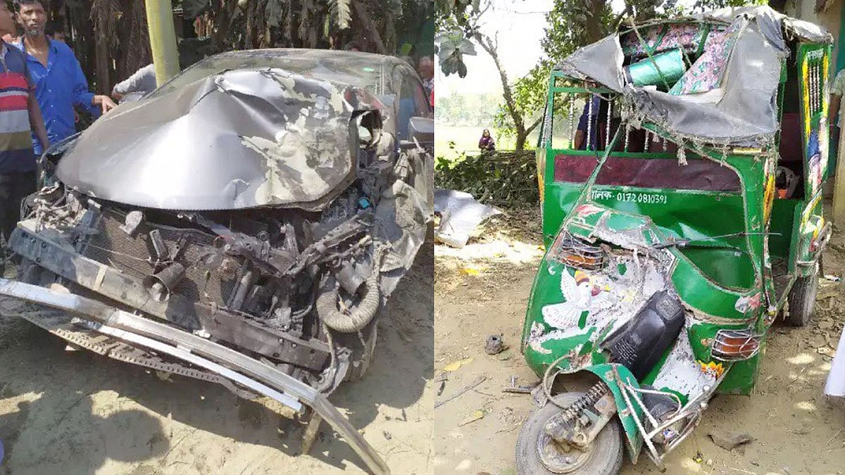 দুর্ঘটনায় দুমড়েমুচড়ে যাওয়া প্রাইভেট কার ও সিএনজিচালিত অটোরিকশা। ছবি: প্রথম আলো