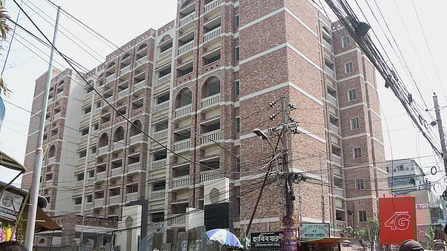 করোনাভাইরাস মোকাবিলায় নারায়ণগঞ্জ শহরে নবনির্মিত জুডিশিয়াল কোর্ট ভবনে ৫০ শয্যার ‘জেলা কোয়ারেন্টাইন সেল’ তৈরি করা হয়েছে। ছবি: দিনার মাহমুদ