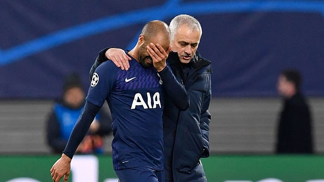 রাতটা হতাশায় কেটেছে মরিনহোদের। ছবি : এএফপি