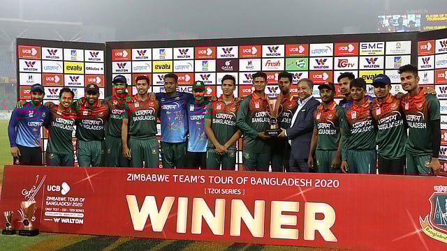 প্রতিপক্ষকে উড়িয়ে দিয়ে জয়ের খিদেটাই জিম্বাবুয়ের বিপক্ষে বাংলাদেশের অর্জন, বললেন মাহমুদউল্লাহ। ছবি: প্রথম আলো