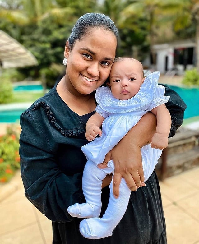 সালমান খানের বোন অর্পিতার কোলে সদ্য জন্ম নেওয়া কন্যা আয়াত। ‘বলিউড তারকা’ হিসেবে সালমানের যত সুনাম, ‘মামা’ হিসেবে তা আরও একটু এগিয়ে।