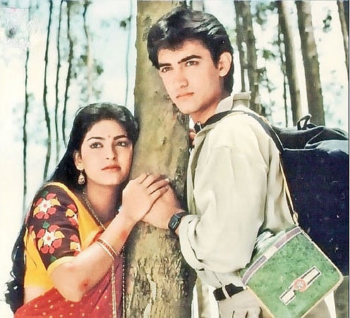 ‘কেয়ামত সে কেয়ামত তক’ ছবিতে জুহি চাওলা ও আমির খান। ছবি: সংগৃহীত