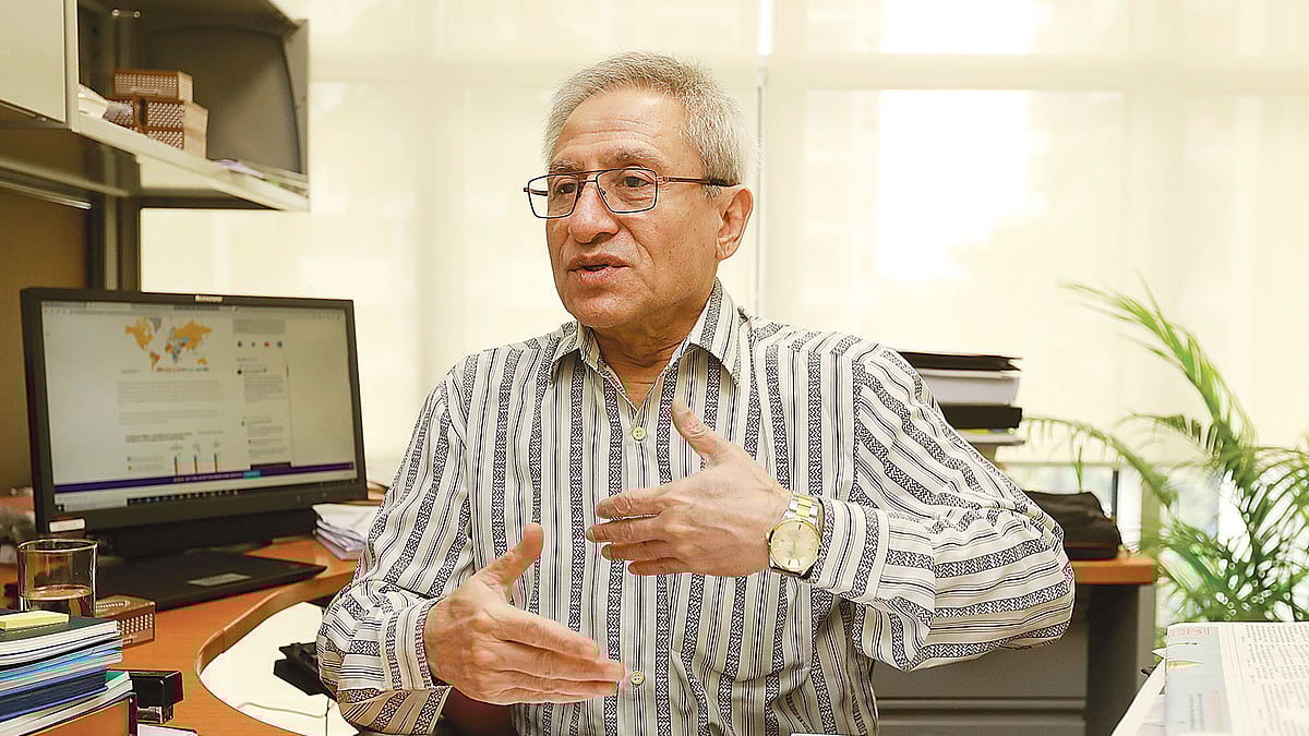 ড. জাহিদ হোসেন।