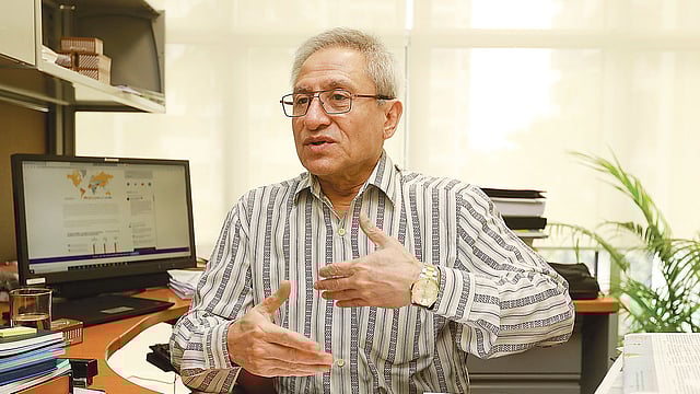 ড. জাহিদ হোসেন।