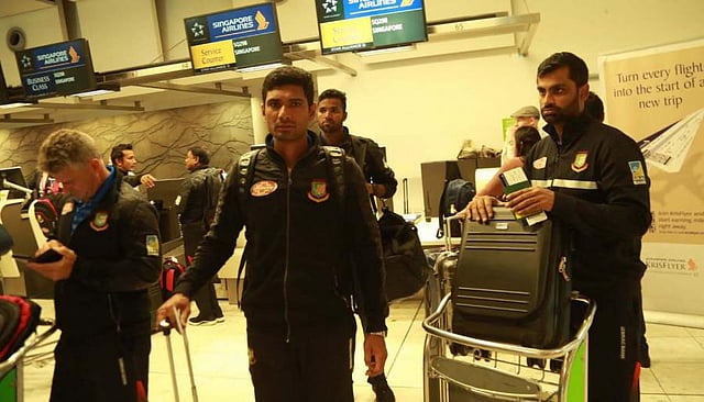 ক্রাইস্টচার্চ থেকে দেশে ফিরছেন ক্রিকেটাররা। ছবি: বিসিবি