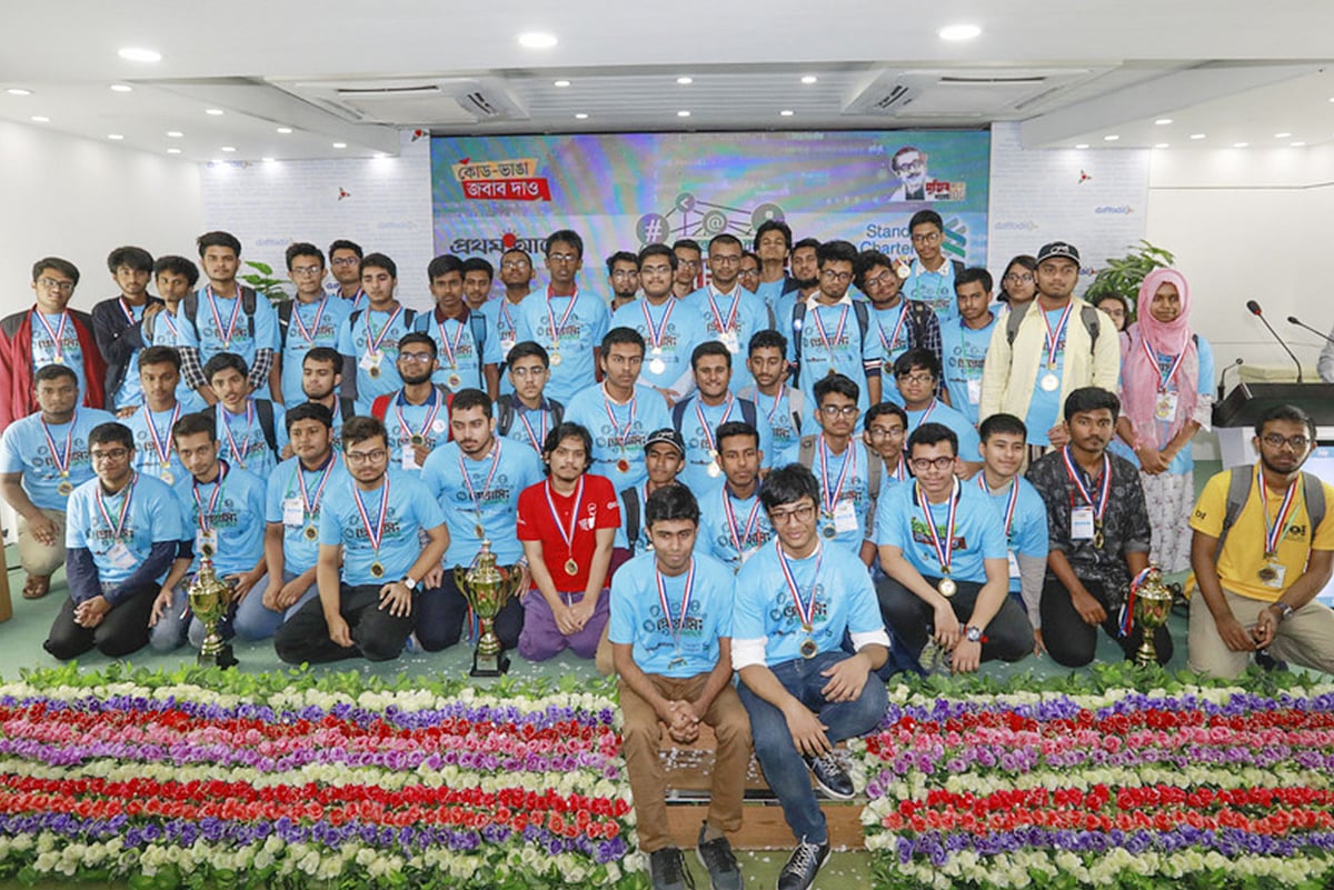 সব বিজয়ীরা এক মঞ্চে