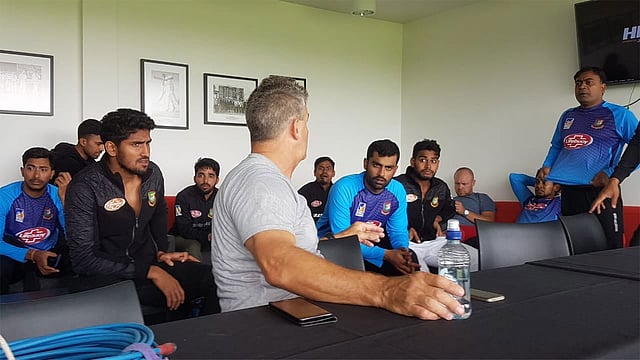 এমন ঘটনার মুখোমুখি কখনোই হননি ক্রিকেটাররা। ছবি: বিসিবি