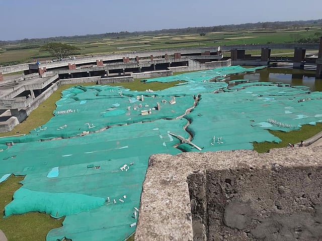 বাংলাদেশের মানচিত্রে ১৯৭১ সালের মুক্তিযুদ্ধের প্রায় সবকিছুই বলা আছে। ছবি: লেখক