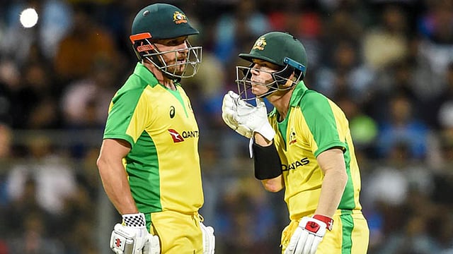 ডেভিড ওয়ার্নার ও অ্যারন ফিঞ্চ। ছবি: এএফপি