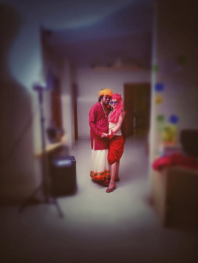 বিয়ের পর রনি ও পরীমনি। ছবি: সংগৃহীত