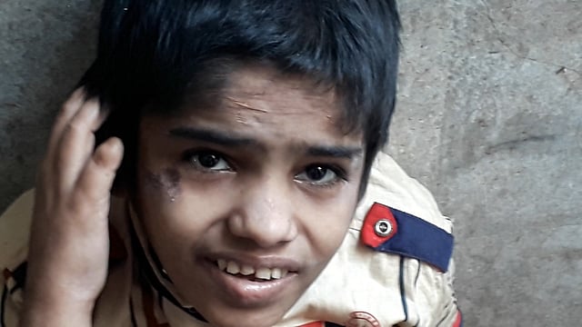 নিজেকে বাঁচাতে পারে না স্বপন।