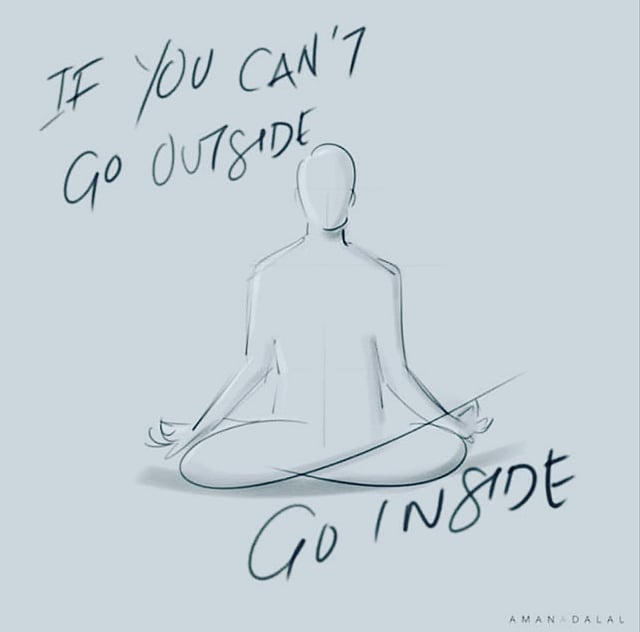 রাভিনা ট্যান্ডন ছবিটি পোস্ট করে বলতে চেয়েছেন, বাইরে যেতে পারছেন না তো কী হয়েছে? এই বেলা নিজের মনের গভীরে ডুব দিন।