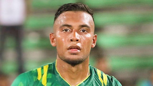 টয়লেট রোল দিয়ে জাগল করলেন জামাল ভূঁইয়াও।