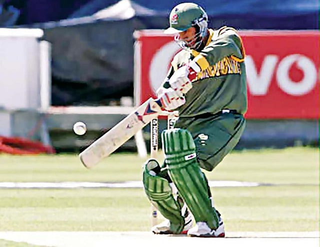 বাংলাদেশের প্রথম সেঞ্চুরির নায়ক। ফাইল ছবি