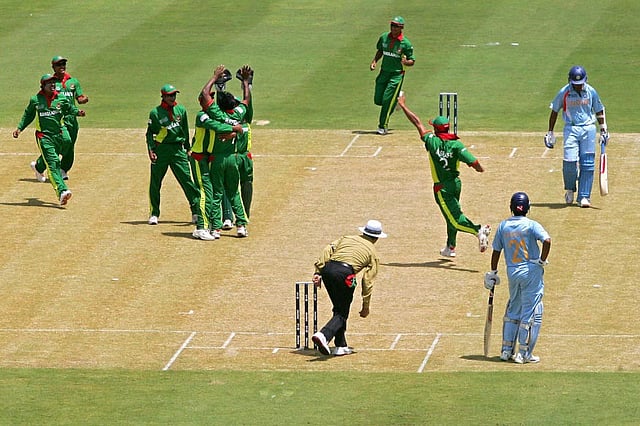 বিশ্বকাপে বাংলাদেশকে প্রথম দ্বিতীয় পর্বে তোলা জয়। ফাইল ছবি