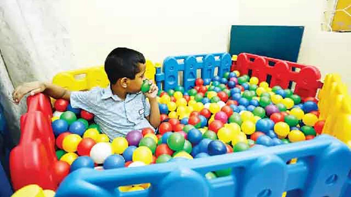 কোয়ারেন্টিনের দিনগুলোতে অতিচঞ্চল ও বিশেষ শিশুদের জন্য চাই বিশেষ যত্ন। ছবি: অধুনা