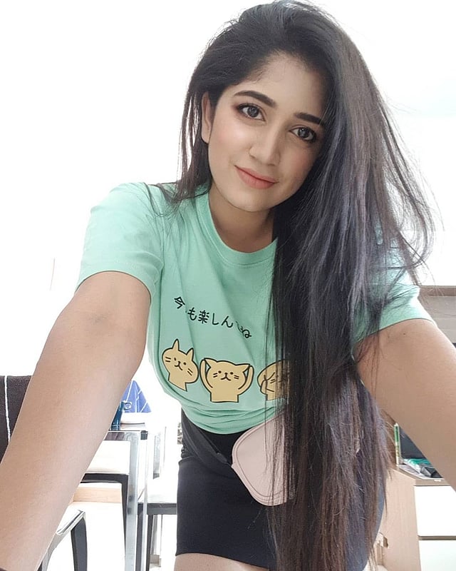 আজ ২০ দিন হচ্ছে ঘরে আছেন শেহতাজ মুনিরা হাশেম। তাই নিজেকে পাগল পাগল লাগছে তাঁর।