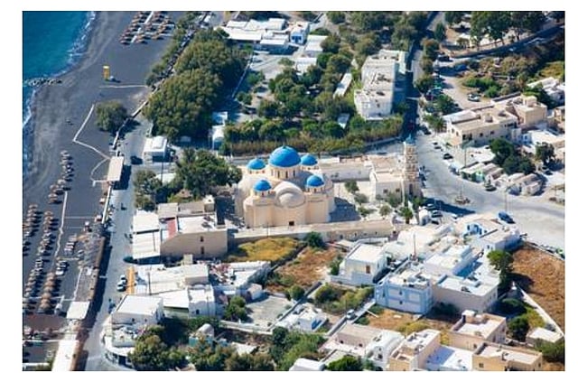 গ্রিস পর্যটননির্ভর দেশ হওয়ায় ব্যাপক হারে রিয়েল এস্টেটে বিনিয়োগ করে সফল হওয়ার সম্ভাবনা রয়েছে। ছবি: লেখক