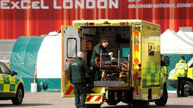 যুক্তরাজ্যে করোনায় এক দিনে ৫৬৩ জনের মৃত্যুর খবর সবাইকে প্রচণ্ডভাবে হতাশ করেছে। ছবি: রয়টার্স