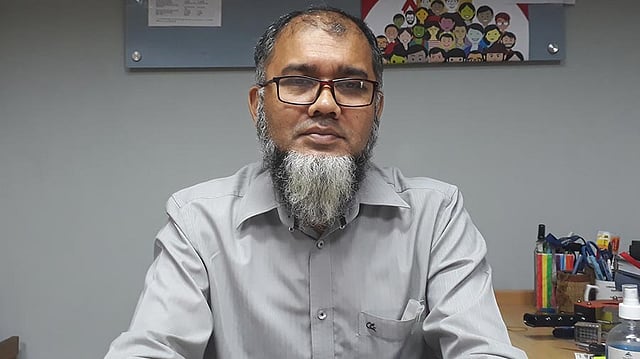 বঙ্গবন্ধু শেখ মুজিব মেডিকেল বিশ্ববিদ্যালয়ের (বিএসএমএমইউ) ভাইরোলজি বিভাগের প্রধান অধ্যাপক সাইফ উল্লাহ মুন্সি। ছবি: আসাদুজ্জামান