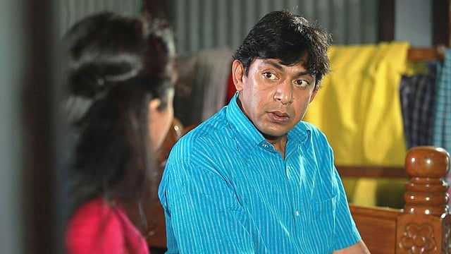 একটি নাটকের দৃশ্যে চঞ্চল চৌধুরী। ছবি: সংগৃহীত