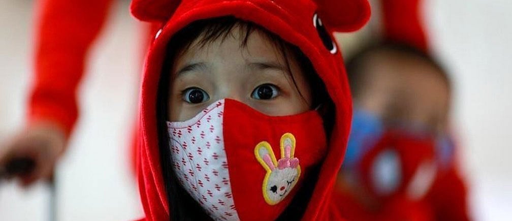 কোভিড-১৯–এ আক্রান্ত শিশুদের ঘন ঘন জ্বর বা কাশি না–ও থাকতে পারে। ছবি: রয়টার্স