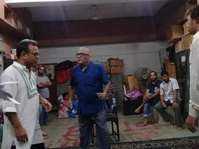 উদীচীর যাত্রাপালা ‘বিয়াল্লিশের বিপ্লব’ নির্দেশনা দিয়েছেন ভিক্টর দানিয়েল। ছবি: ফেসবুক থেকে