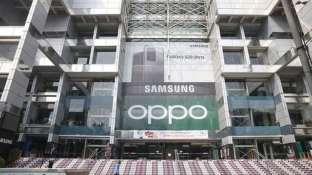 করোনার কারণে বন্ধ থাকায় সব শিল্প খাতের মতো বাংলাদেশের দেশীয় ফ্যাশনশিল্পও চরম অনিশ্চয়তায় পড়েছে। ছবি: আবদুস সালাম