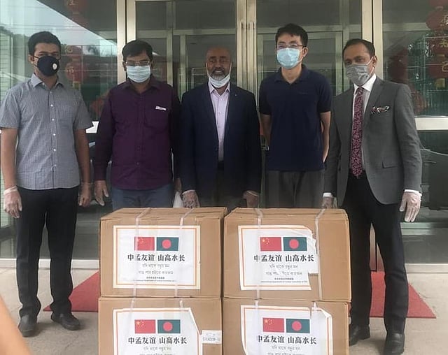 সুরক্ষা সামগ্রী হিসেবে বিএনপিকে মাস্ক দিয়েছে চায়না কমিউনিস্ট পার্টি। ছবি: সংগৃহীত