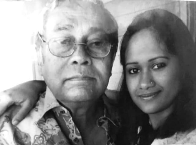 বড়বেলায় বাবার সঙ্গে কন্যা সাফিয়া চৌধুরী