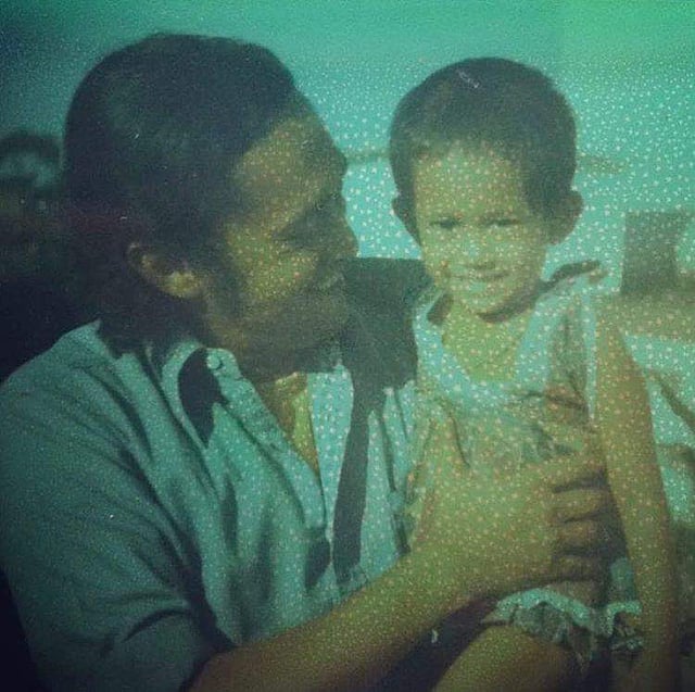 বাবা কবি বেলাল চৌধুরীর সাথে শৈশবে