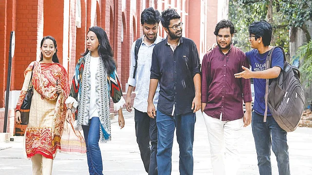 ক্যাম্পাস আবার ফিরে পাক এই প্রাণোচ্ছলতা। ফাইল ছবি