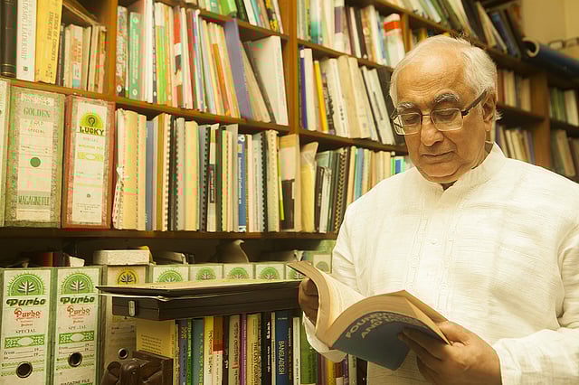 বই তাঁর সবসময়ের বন্ধু